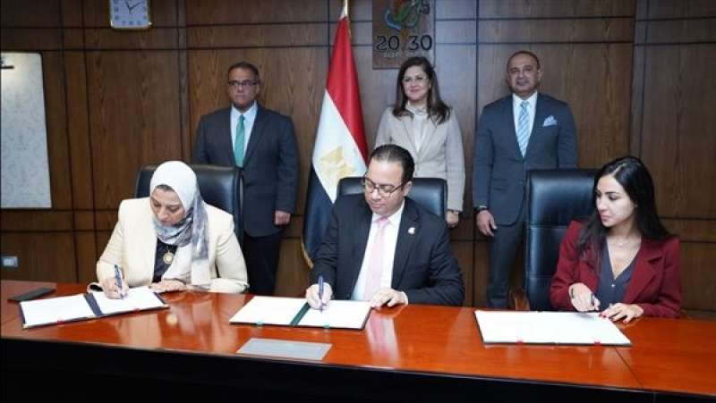 وزيرة التخطيط تشهد توقيع بروتوكول تعاون ثلاثي لتطوير القرى الأكثر احتياجًا