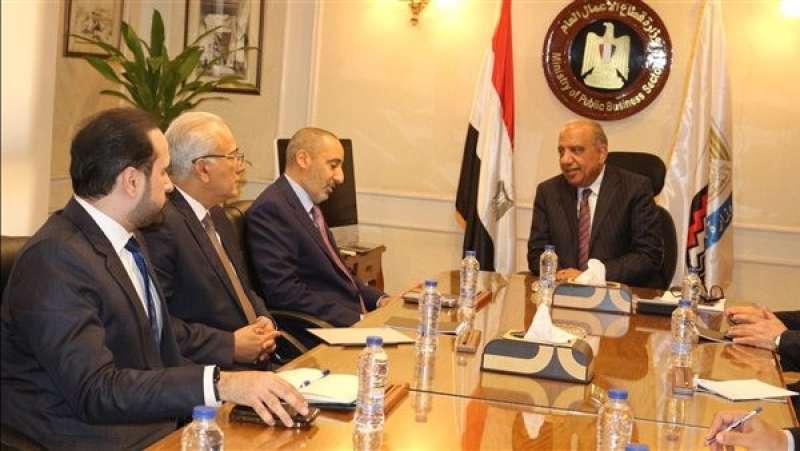 وزير قطاع الأعمال يبحث تعزيز التعاون مع شركة «ألومنيوم البحرين»