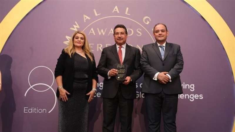 بنك «التعمير والاسكان» ضمن قائمة أفضل 100 شركة أداءًا بالبورصة المصرية خلال «قمة مصر للأفضل»