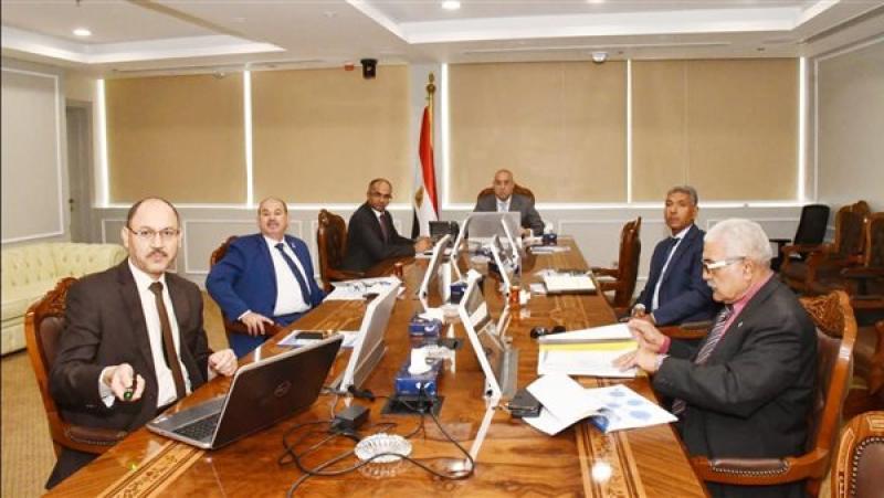 وزير الإسكان يتابع إجراءات طرح توتسعات محطة معالجة الصرف الصحي الغربية بالإسكندرية