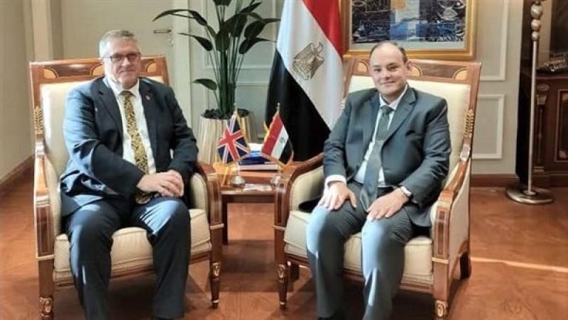 وزير التجارة والصناعة يبحث تعزيز التعاون المصري البريطاني بمختلف المجالات