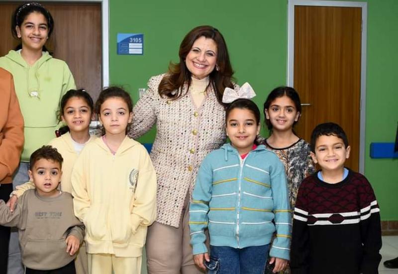 وزيرة الهجرة تتفقد مستشفي الناس لامرأض القلب للاطفال