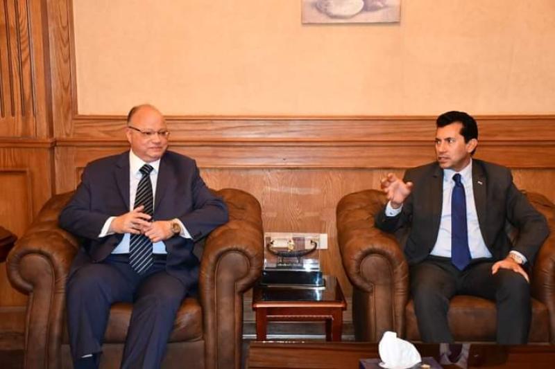 وزير الشباب والرياضة يناقش الطروحات الاستثمارية الجديدة لتطوير هيئة استاد القاهرة
