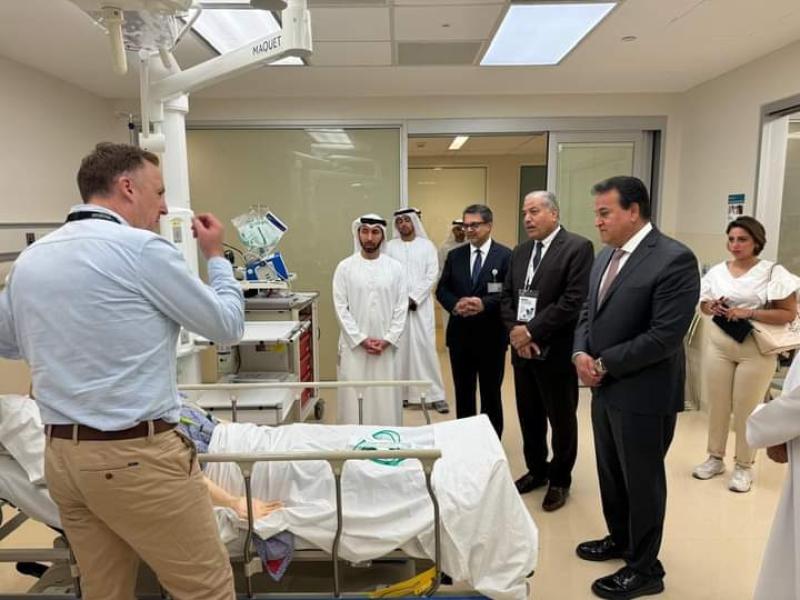 وزير الصحة يزور مستشفى «كليفلاند كلينك أبوظبي»  ويشيد بالدمج بين الخدمات الطبية واستخدام التكنولوجيا المتطورة