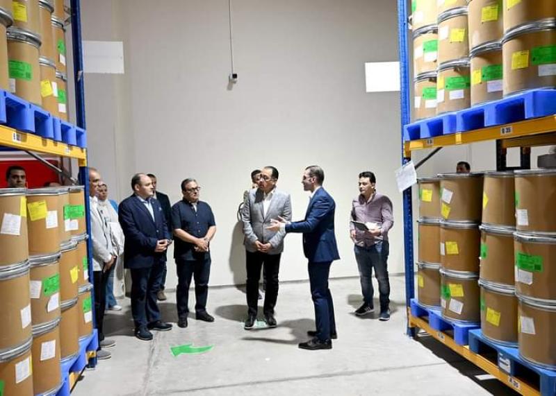 رئيس الوزراء يتفقد مصنع ”كرمان السوري” للصناعات الدوائية بالمنطقة الصناعية ببياض العرب