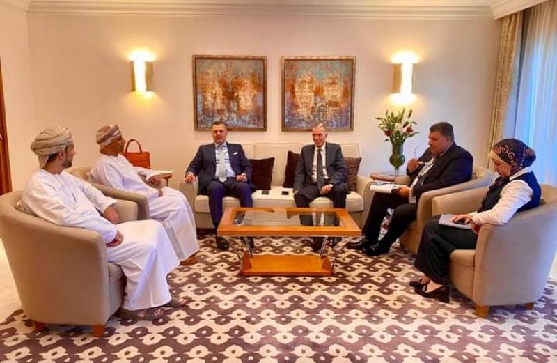 خلال زيارته الحالية لمدينة مسقط بسلطنة عمان  - وزير السياحة والآثار يعقد عدد من اللقاءات المهنية لتعزيز التعاون في مجال السياحة
