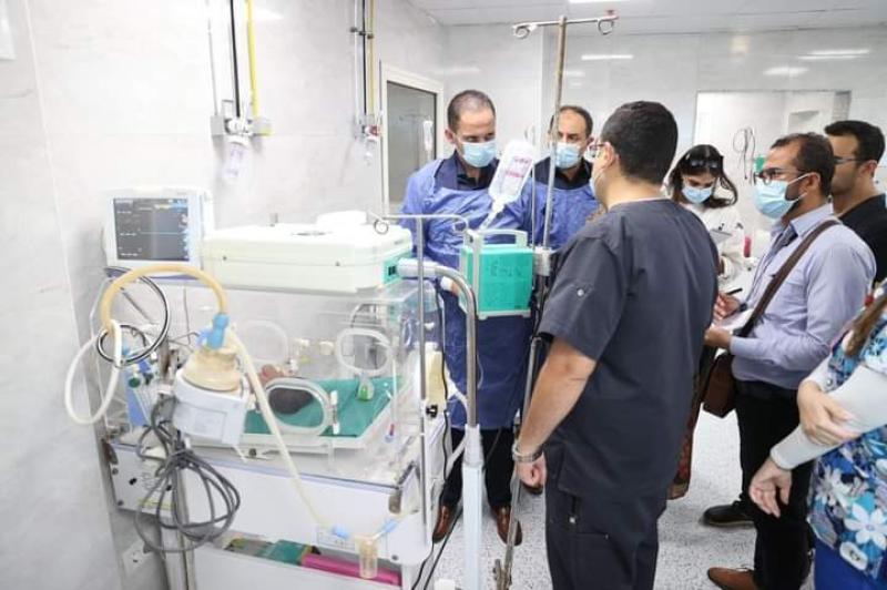 نائب وزير الصحة يتفقد مستشفى هليوبوليس ويوصي بصرف مكافأة مالية لفريق مكافحة العدوى