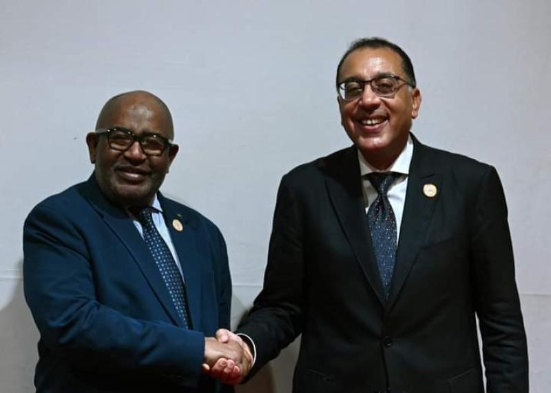 على هامش مشاركته في ”اجتماع منتصف العام التنسيقي للاتحاد الأفريقي”:  رئيس الوزراء يلتقي رئيس جمهورية جُزر القُمر