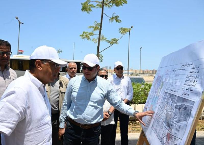 رئيس الوزراء يتفقد مشروع ”سكن مصر” بمدينة العلمين الجديدة