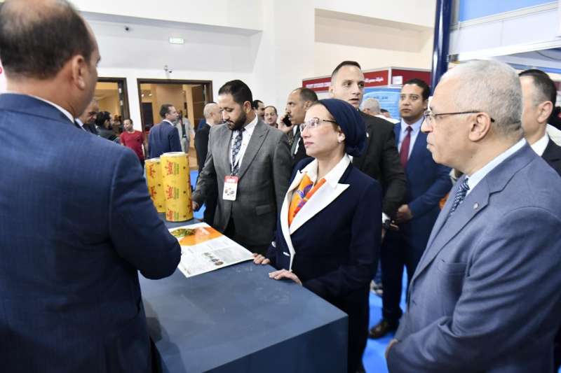 وزيرة البيئة تفتح الدورة السادسة عشر لمعرض الشرق الأوسط الدولى لصناعة الورق و الكرتون والصناعات التحويلية والطباعة والتعبئة والتغليف
