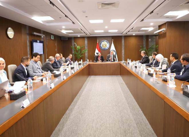 وزيرا البترول والبيئة يناقشان سبل خفض الانبعاثات الكربونية في مصر
