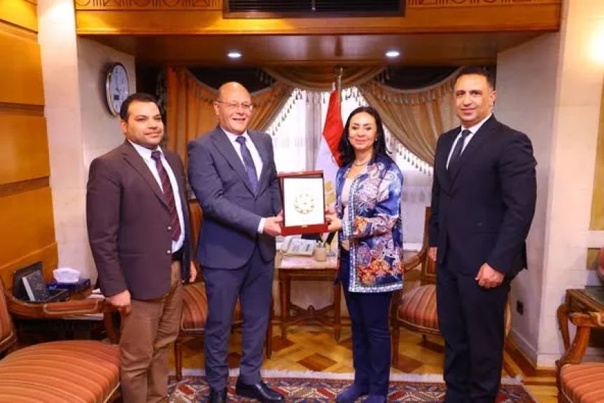 وزيرة التضامن الاجتماعي تلتقي رئيس جامعة سوهاج