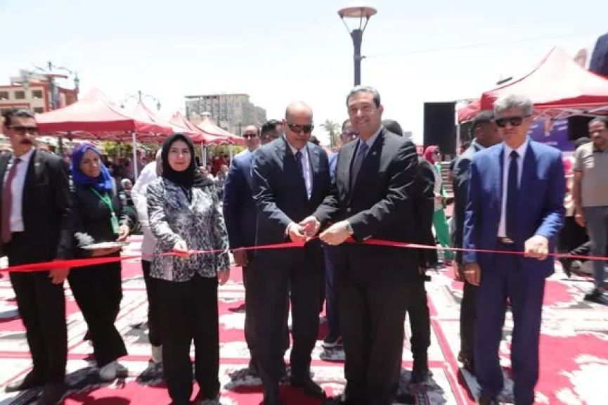 وزير العمل ومحافظ دمياط يفتتحان ملتقى توظيف لتوفير 1100 فرص عمل لشباب ”المحافظة”..و25 عقد لذوي الهمم