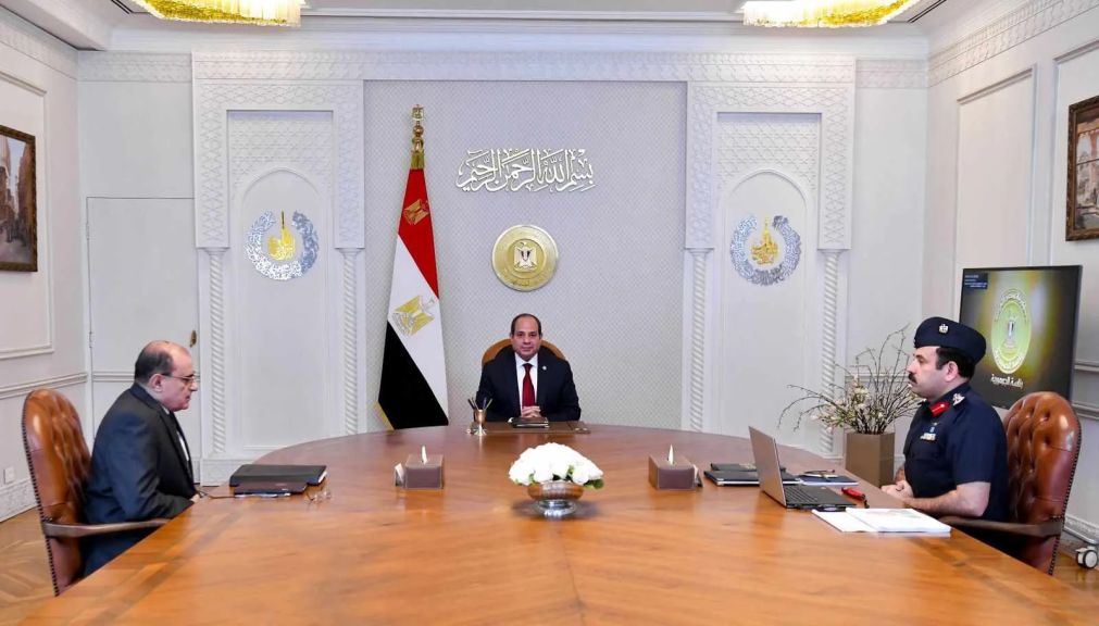 السيسي يوجه بضرورة توافر الأرصدة الاستراتيجية من السلع الأساسية لمدد كافية