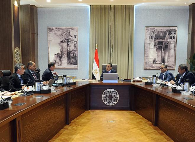رئيس الوزراء يتابع إجراءات زيادة حجم المعروض من اللحوم الحمراء في الأسواق