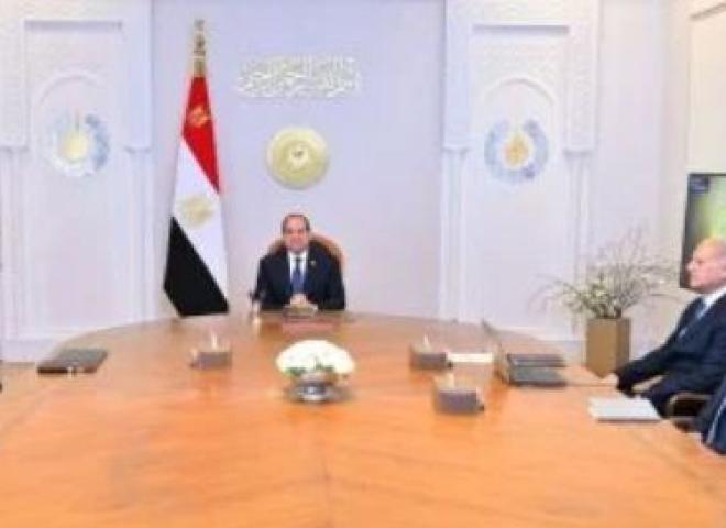 السيسي يصدق على إطلاق مبادرة «مصر معاكم» لرعاية أبناء الشهداء