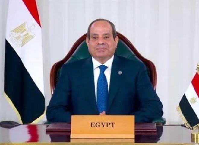 الرئيس السيسي يستقبل وزير الدفاع والإنتاج الحربي بمدينة العلمين