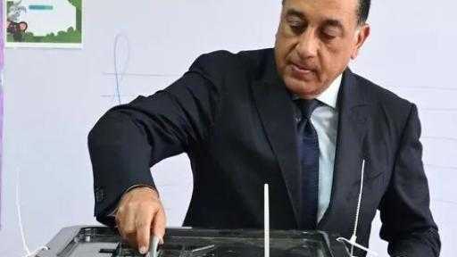 بلجنته الانتخابية في الشيخ زايد:  رئيس الوزراء يُدلي بصوته في انتخابات مجلس الشيوخ 2025