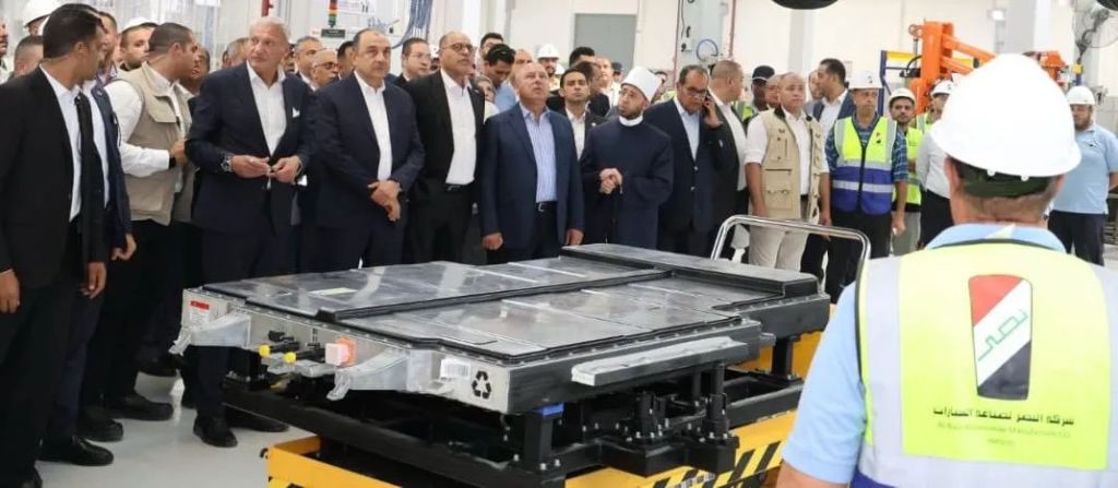 نائب رئيس مجلس الوزراء للتنمية الصناعية وزير الصناعة والنقل ووزراء قطاع الأعمال العام والعمل والأوقاف يتفقدون مصانع شركة النصر للسيارات بحلوان
