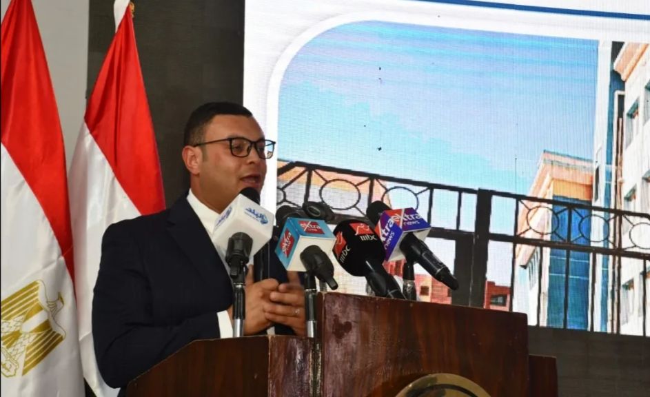 وزيرالإسكان يعتذرعن تأخر تسليم الإعلانين العاشر والرابع عشر.. ويؤكد” تم التركيز خلال العام الماضي لدفع الأعمال بالوحدات المخصصة”