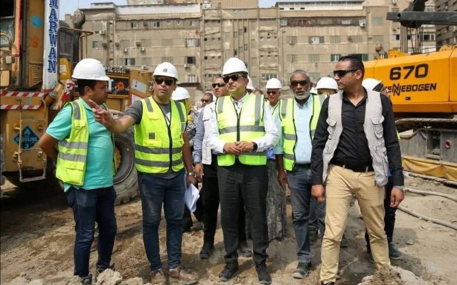 وزير قطاع الأعمال العام يتفقد مشروع إحياء فندق الكونتيننتال التاريخي بوسط القاهرة