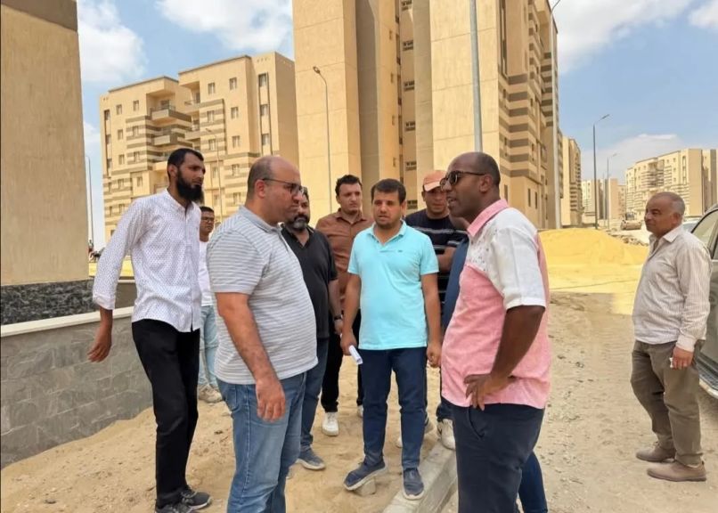 رئيس جهاز حدائق أكتوبر يتفقد مشروعات ”مستشفى حدائق أكتوبر” و”810 عمارة” و”607 عمارة”