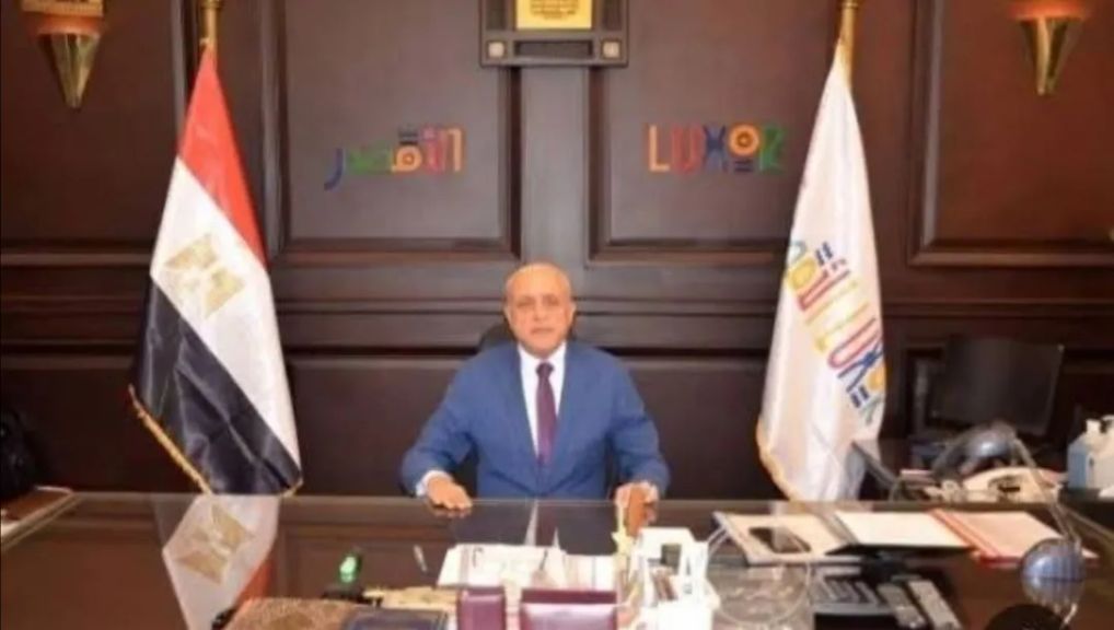 محافظ الأقصر يعتمد قرار التعاقد مع 299 معلماً لسد العجز