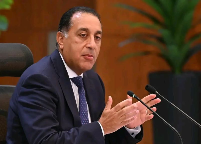 رئيس الوزراء يستعرض نماذج استجابات منظومة الشكاوى الحكومية لعدد من الطلبات الخاصة بذوي الهمم