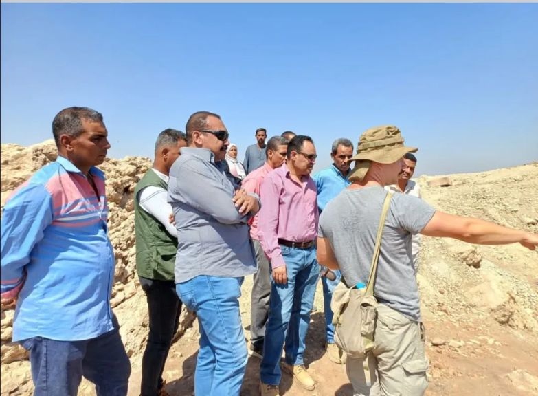 مدير عام اثار الاقصر يتفقد منطقة الجبلين