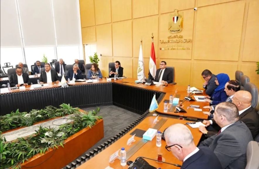 وزير الإسكان يترأس اجتماع المجلس المصري للبناء الأخضر والمدن المستدامة