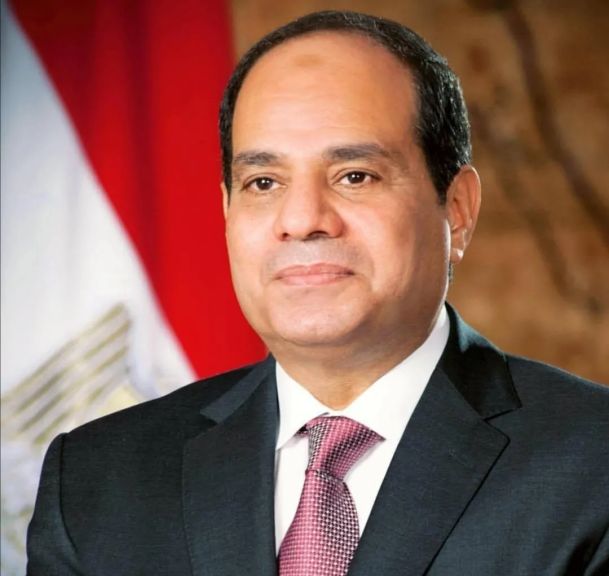 الرئيس السيسي يهنئ منتخب كرة القدم بمناسبة التأهل لبطولة كأس العالم