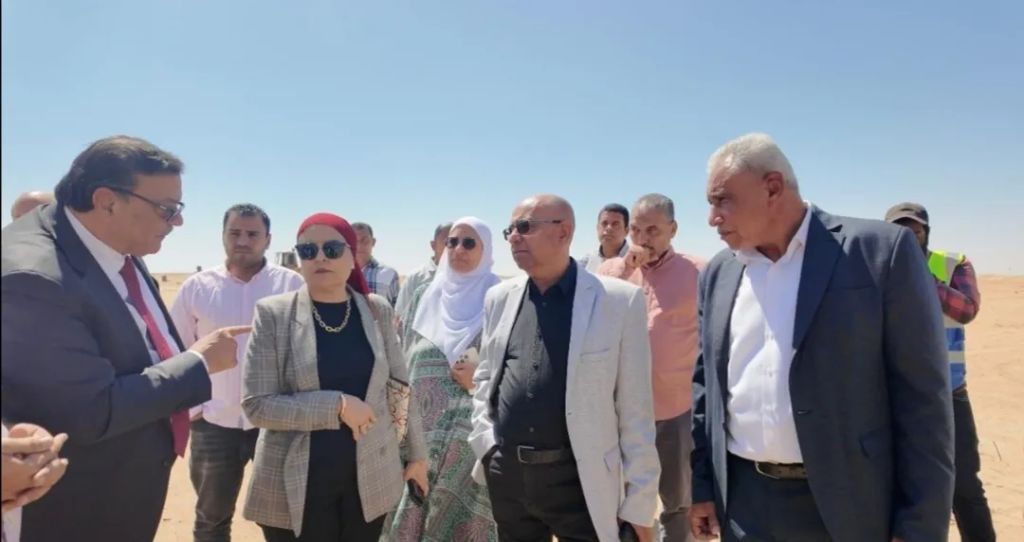 وزير الإسكان يستعرض تقريرًا بشأن أول مشروع للمعالجة والتخلص الآمن من المخلفات البلدية