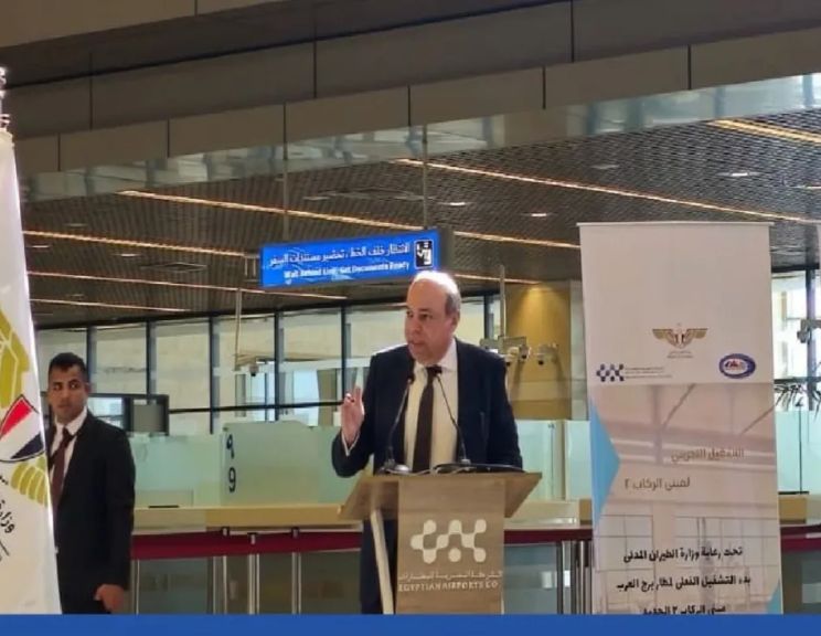 وزير الطيران: إنشاء مبنى الركاب رقم 4 بمطار القاهرة الدولي بتكلفة 3.5 مليار دولار