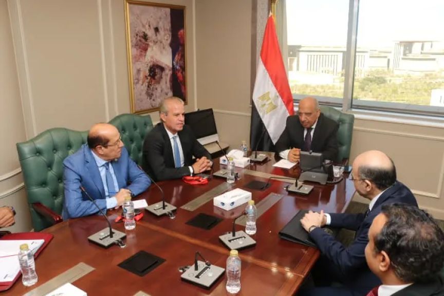 وزير الكهرباء يبحث مع خبراء المواد النووية إنشاء أول مجمع وطني لاستخلاص المواد والعناصر الحرجة من الخامات الأرضية