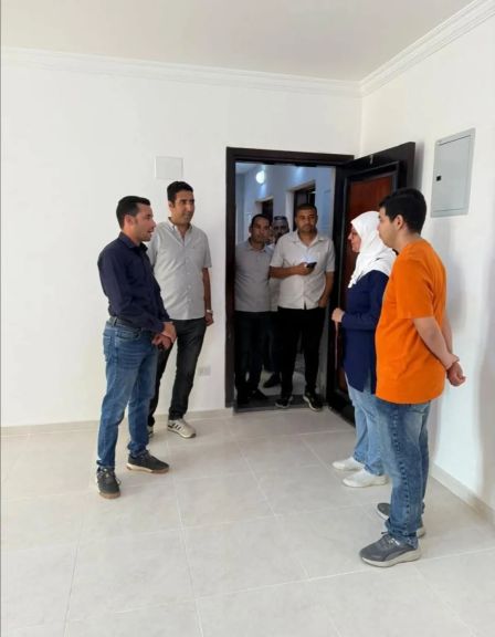 وزير الإسكان يُتابع عملية تسليم وحدات ”سكن لكل المصريين محور الإسكان المتوسط” بمدينة حدائق العاصمة”