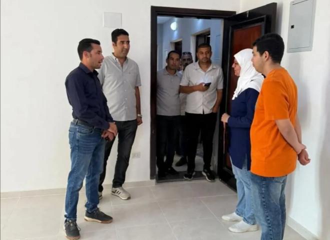 وزير الإسكان يُتابع عملية تسليم وحدات ”سكن لكل المصريين محور الإسكان المتوسط” بمدينة حدائق العاصمة”