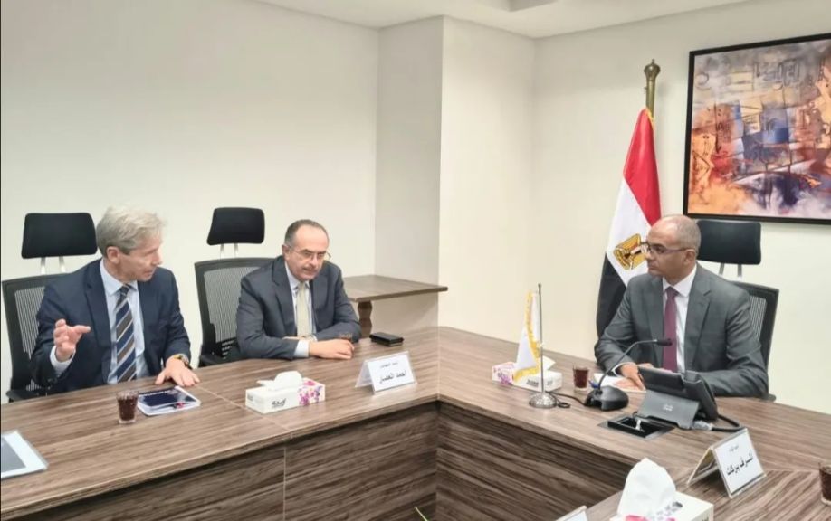 نائب وزير الإسكان يلتقي تحالف شركة المقاولون العرب مع إحدى الشركات العالمية المتخصصة في مجال تحلية مياه البحر