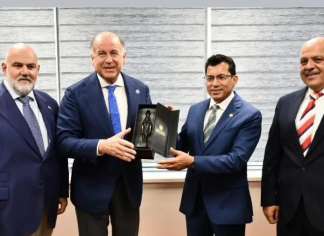 وزير الشباب والرياضة يلتقي رئيس الاتحاد الدولي والسكرتير العام