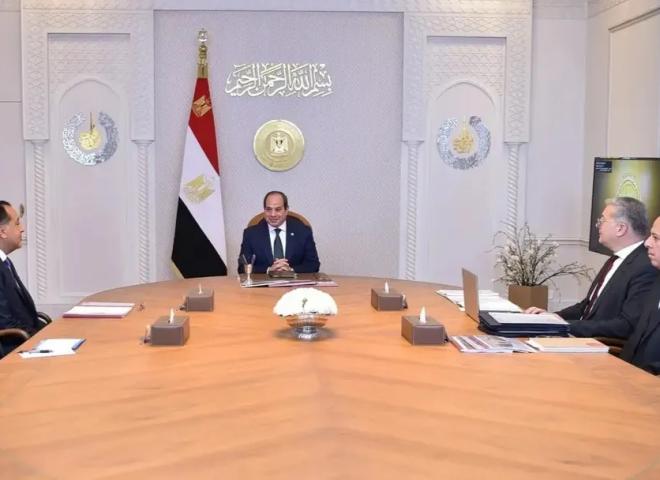 الرئيس عبدالفتاح السيسي يبحث الخطة الراهنة لوزارة البترول والثروة المعدنية