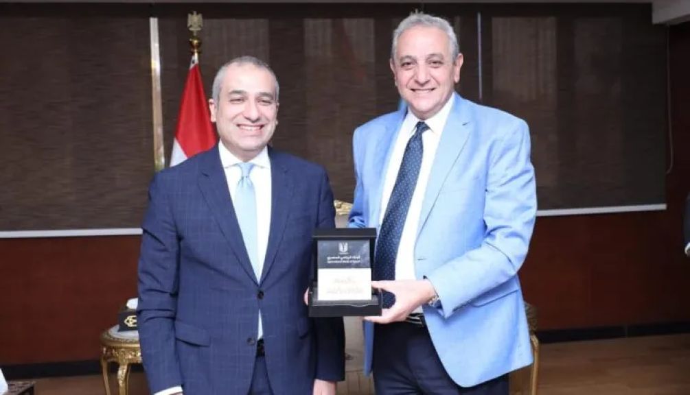 رئيس البنك الزراعي المصري يلتقي محافظ الغربية لدعم جهود تحقيق التنمية الزراعية وتحفيز الاستثمار في القطاعات الإنتاجية بالمحافظة