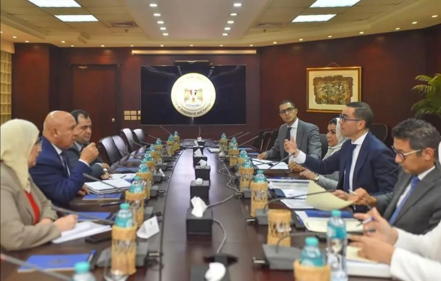 وزارة الاستثمار والتجارة الخارجية تناقش موازنة برنامج رد أعباء الصادرات 2026/2025