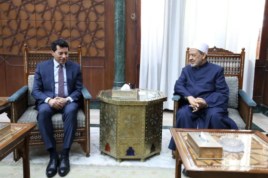 شيخ الأزهر يشدِّد على ضرورة تحصين الشَّباب العربي من مخاطر الغزو الثقافي الذي يستهدف عزلهم عن واقع أمتهم