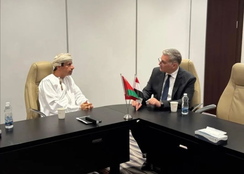 وزير البترول يبحث مع نظيره العمانى زيادة حجم أعمال الشركات المصرية