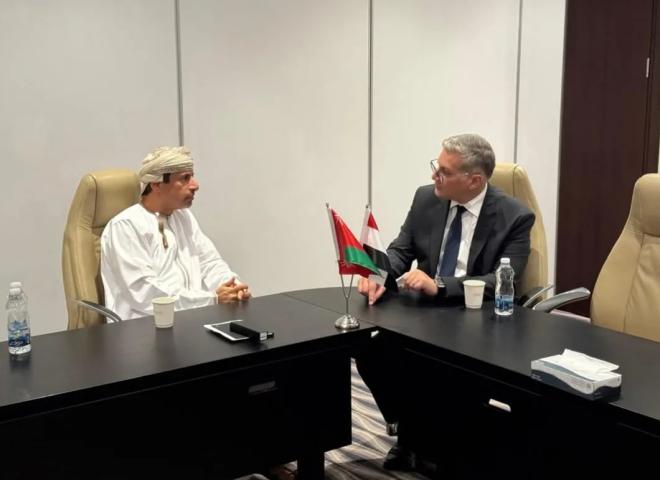 وزير البترول يبحث مع نظيره العمانى زيادة حجم أعمال الشركات المصرية