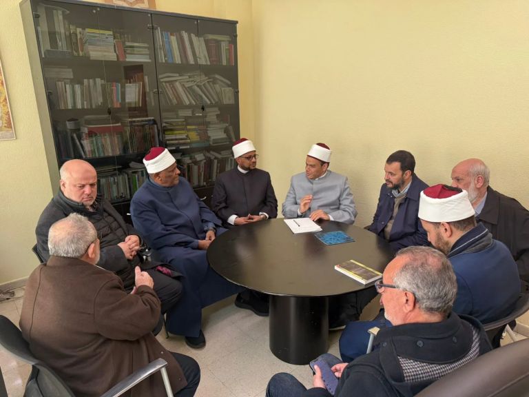 وفد الأزهر إلى إسبانيا يلتقي مسؤولي المفوضية الإسلامية الإسبانية لبحث احتياجاتهم العلمية والتعليمية