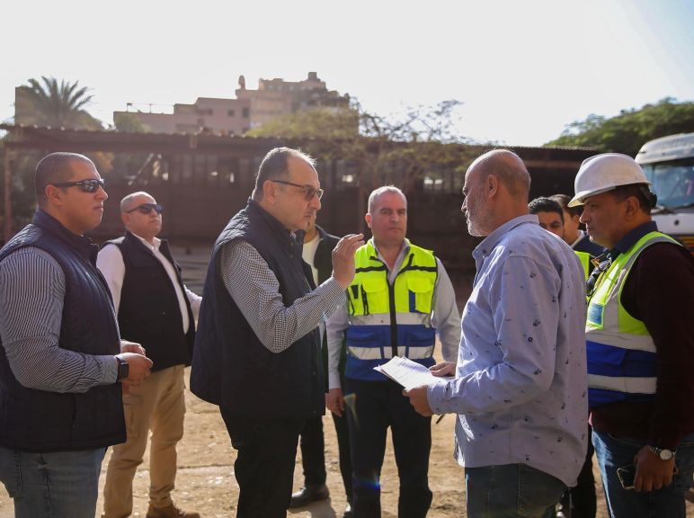 جولة موسعة لوزير قطاع الأعمال بشركتي مصرللسياحة وهايديليكو