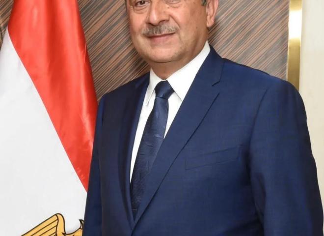 وزير قطاع الأعمال العام يتلقى تقريرًا حول التشغيل التجريبي لمشروع إنتاج السلك الجديد بشركة مصر للألومنيوم