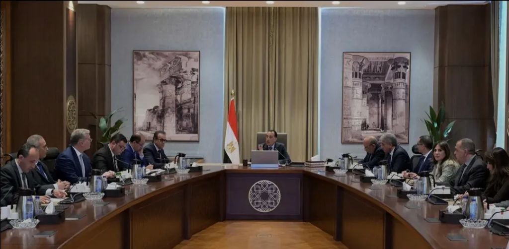 الحكومة تستعد لإطلاق ”حزمة” من التيسيرات والسياسات لزيادة الاستثمارات في عدد من القطاعات المستهدفة