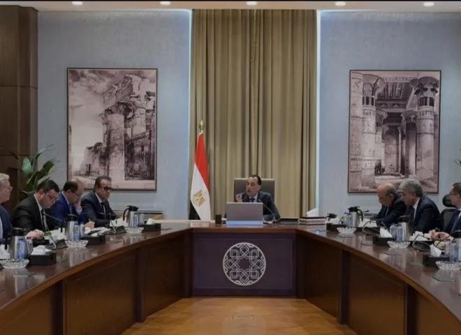 الحكومة تستعد لإطلاق ”حزمة” من التيسيرات والسياسات لزيادة الاستثمارات في عدد من القطاعات المستهدفة