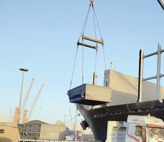 تصدير أول شحنة من إنتاج شركة الأنود الكربونية منذ إعادة تشغيلها في أكتوبر الماضي بعد توقف لأكثر من عامين